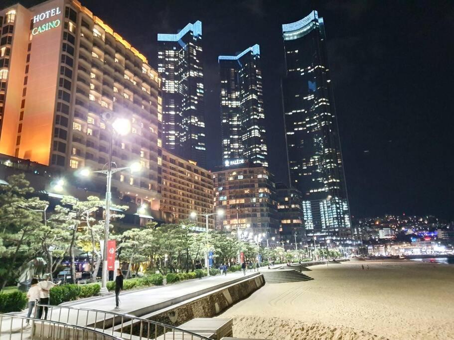 Appartamento Haeundai Beach 1 Cho Busan Esterno foto